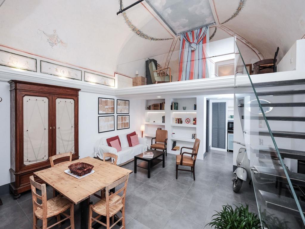 Ancient Trastevere Vespa Loft Apartment โรม ภายนอก รูปภาพ