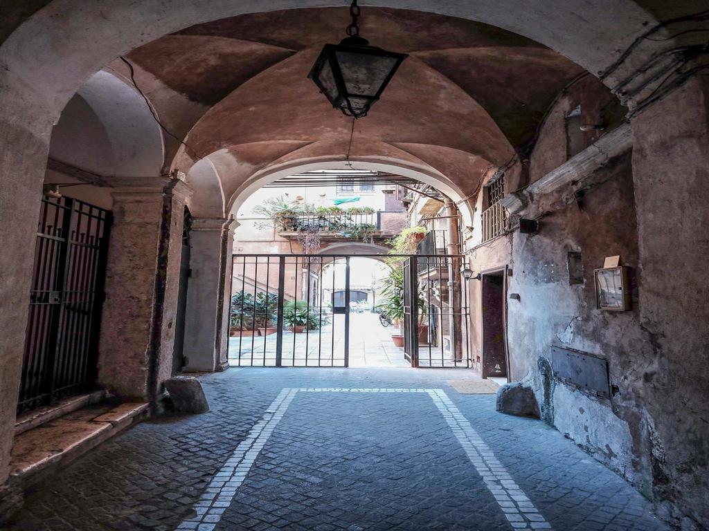 Ancient Trastevere Vespa Loft โรม ภายนอก รูปภาพ