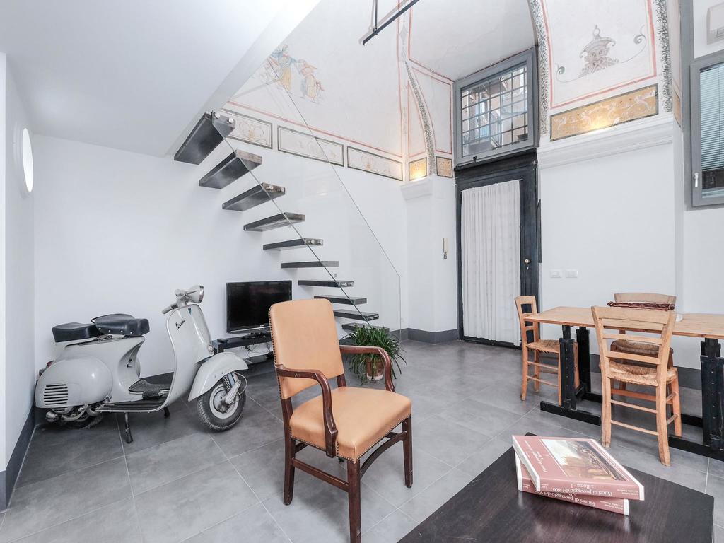 Ancient Trastevere Vespa Loft Apartment โรม ภายนอก รูปภาพ